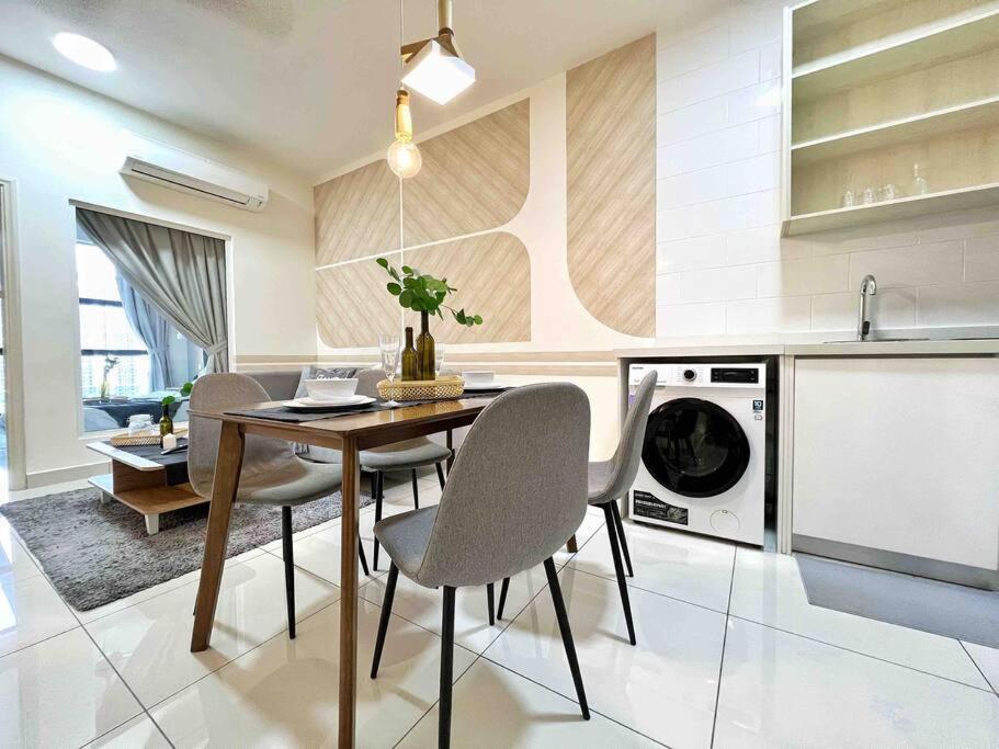 Arte Mont Kiara Lovely 1br * Kuala Lumpur