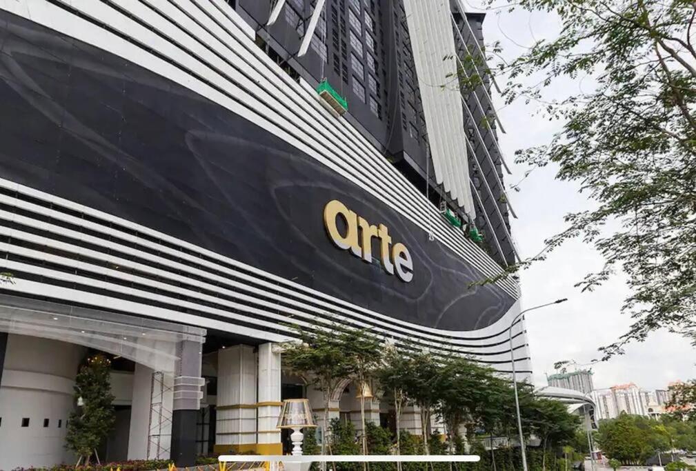 Arte Mont Kiara Lovely 1br